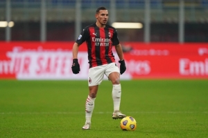 罗体：佛罗伦萨希望租借本纳塞尔，球员未能入选米兰夏训名单