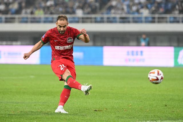 APP下载-【中超】皮纳远射科维奇点射 河南2比2扳平十人浙江